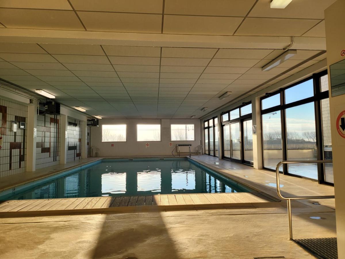 Studio 105 Op Zeedijk Met Frontaal Zeezicht 1Ste Verdiep Middelkerke Extérieur photo