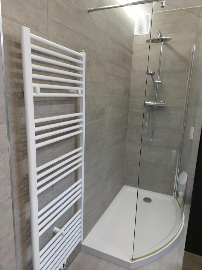 Studio 105 Op Zeedijk Met Frontaal Zeezicht 1Ste Verdiep Middelkerke Extérieur photo